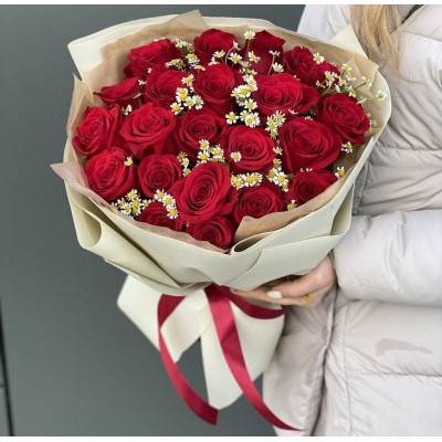 Розы с ромашкой