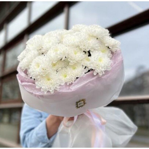 Букет из хризантем в круглой упаковке